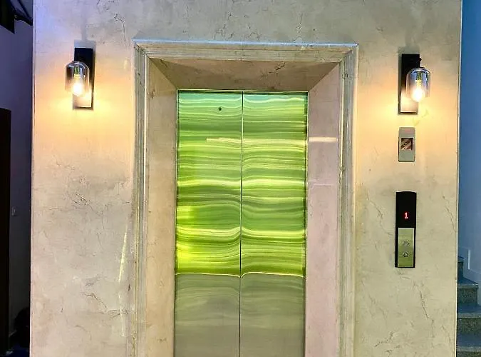 Moonlight Hotel